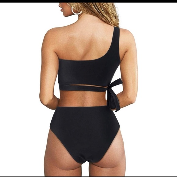 One-Shoulder Black Bikini Set - Picture 2 of 5